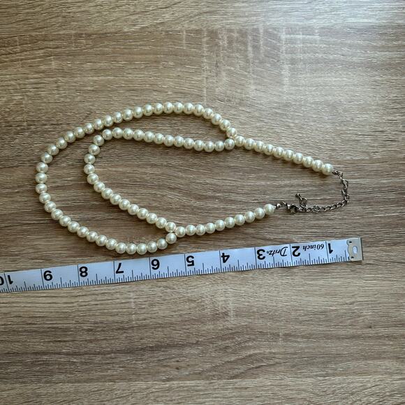 Faux Pearl Necklace Lot of 3 Varied Sizes Gold Tone Accents - Picture 9 of 11
